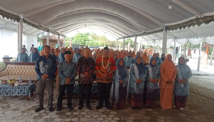 Dharma Wanita Persatuan Cabang Dinas Pendidikan Jatim Peringati HUT ke- 25