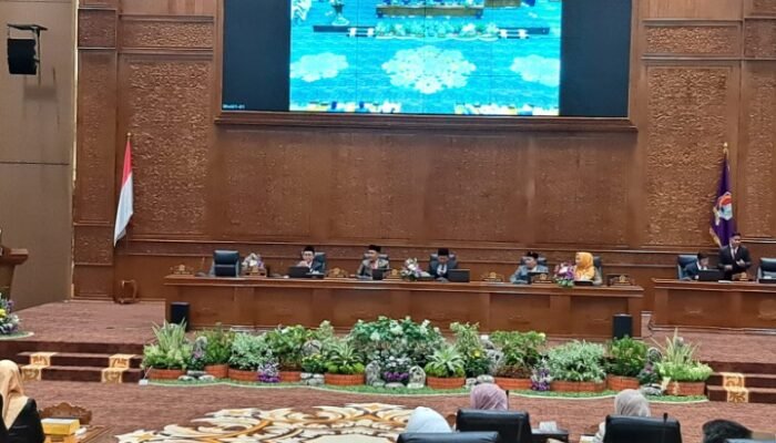 PARIPURNA PENYAMPAIAN PENDAPAT AKHIR FRAKSI DPRD KABUPATEN BOJONEGORO