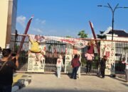 Kelompok Seniman Geruduk Kantor DPRD Bojonegoro, Aksi Damai Sampaikan Sembilan Tuntutan