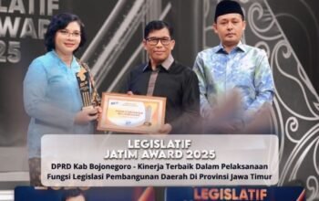 DPRD Bojonegoro Raih Dua Penghargaan di Legislatif Jatim Awards 2025