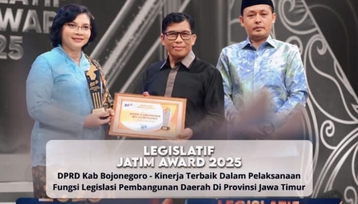 DPRD Bojonegoro Raih Dua Penghargaan di Legislatif Jatim Awards 2025