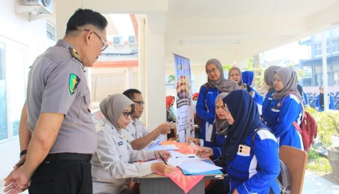 Jelang May Day, Polres Bojonegoro Gratiskan Cek Kesehatan Untuk Buruh