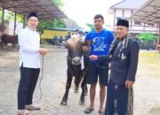 Polres Bojonegoro Tebar 22 Sapi dan 40 Kambing Kurban untuk Warga